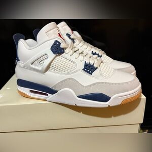 Nike SB Jordan 4 Retro SP Navy collection- Brand new with box and tags ! 💎🎁